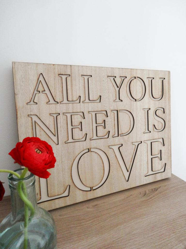 Pancarte all you need is love - Ma déco aux petits oignons