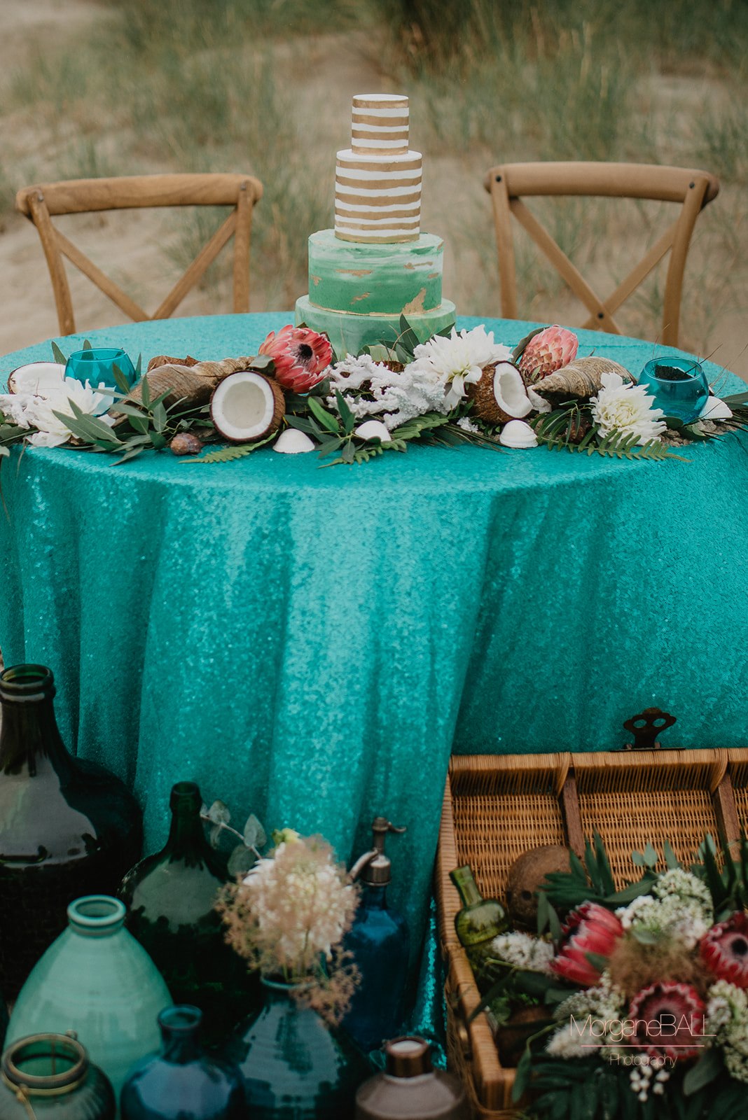 Ma déco aux petits oignons - Shooting d'inspiration tropical - table et wedding cake